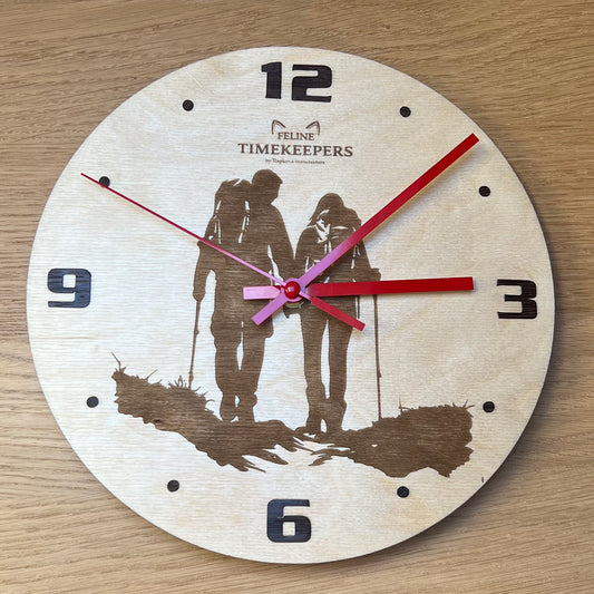 Dřevěné hodiny Společná cesta - Feline Timekeepers