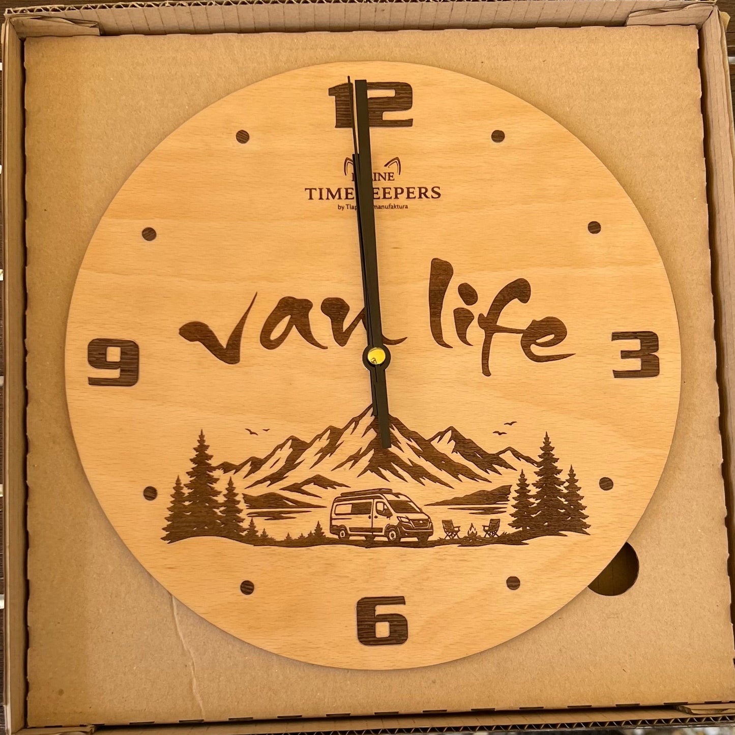 Dřevěné hodiny Van life - Feline timekeepers