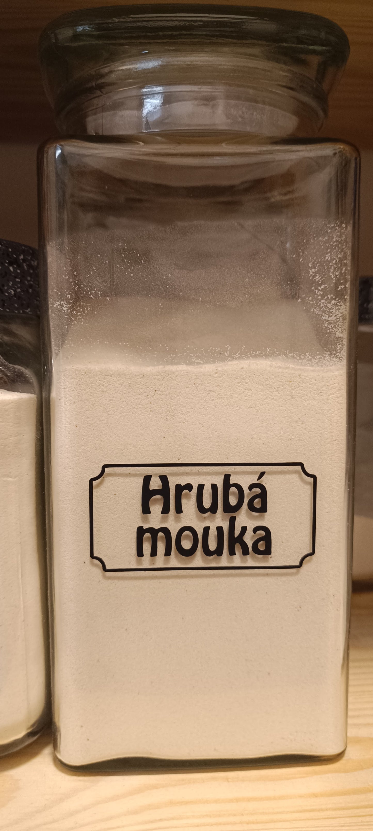 Stylové samolepky na kořenky a kuchyňské nádoby
