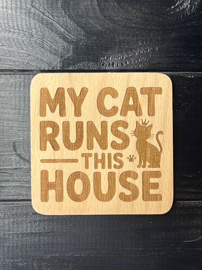 Podtácek My cat runs this house