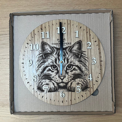 Dřevěné hodiny Sibiřská kočka – Feline Timekeepers (vertikální kresba)