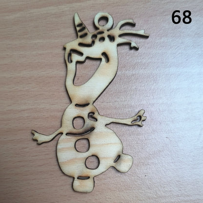 Vyřezávaná vánoční ozdoba (různé motivy)