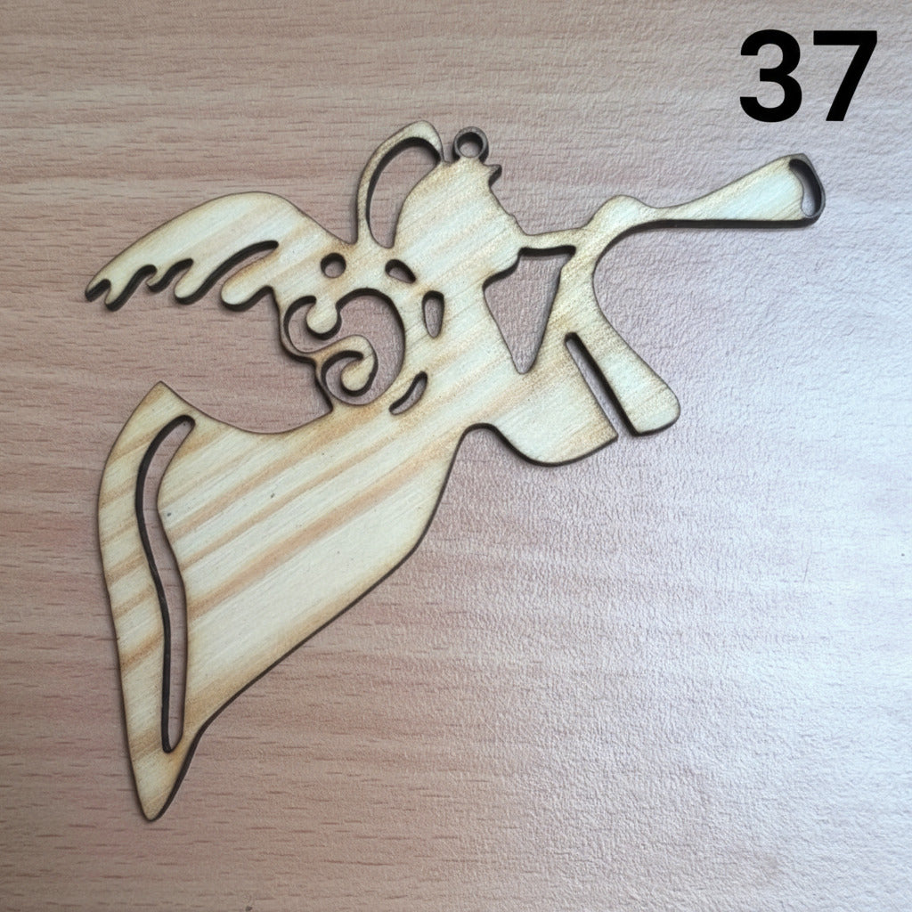 Vyřezávaná vánoční ozdoba (různé motivy)