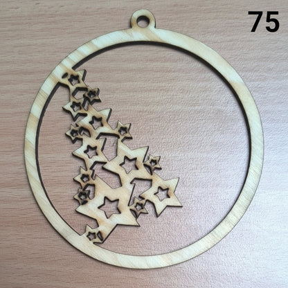 Vyřezávaná vánoční ozdoba (různé motivy)