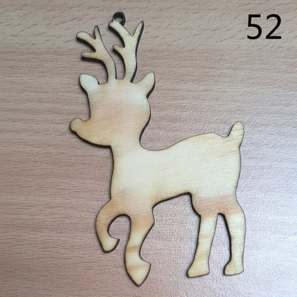 Vyřezávaná vánoční ozdoba (různé motivy)