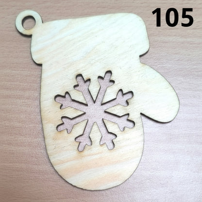 Vyřezávaná vánoční ozdoba (různé motivy)