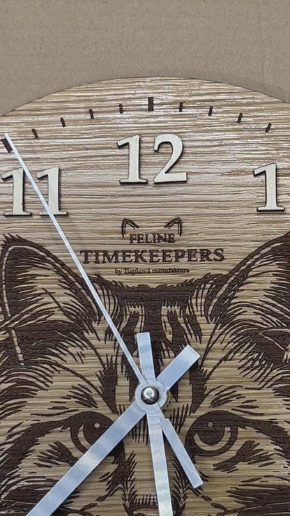 Dřevěné hodiny Sibiřská kočka – Feline Timekeepers