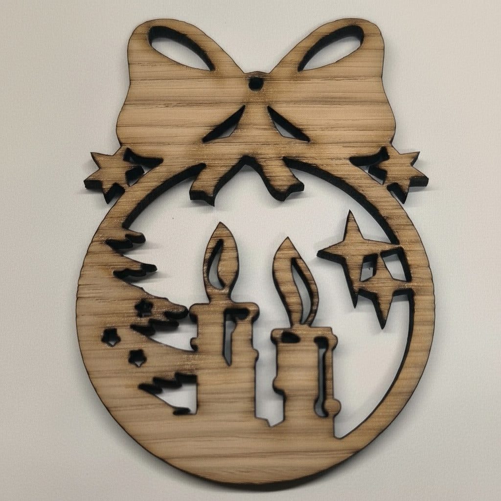 Vyřezávaná vánoční ozdoba (různé motivy)