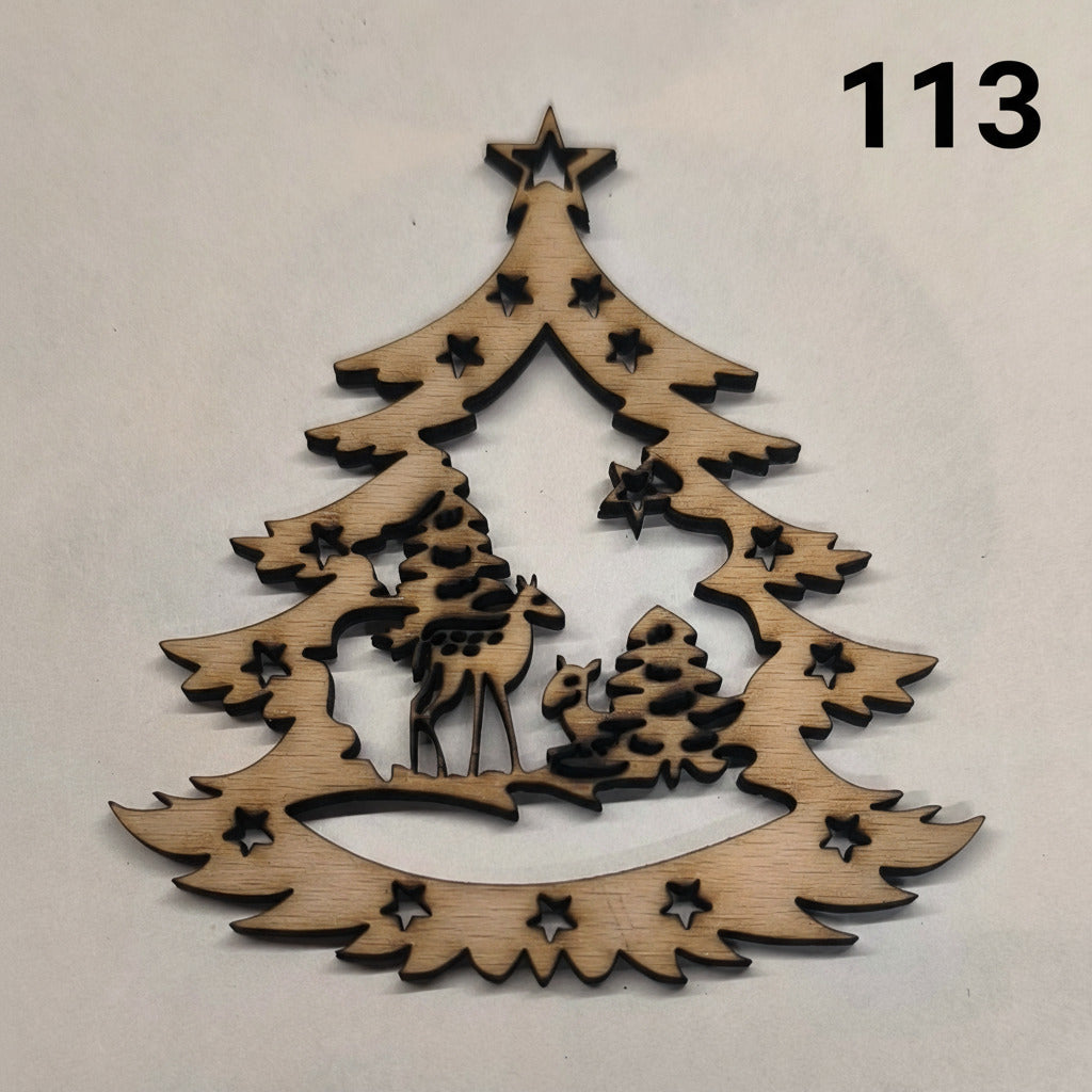 Vyřezávaná vánoční ozdoba (různé motivy)